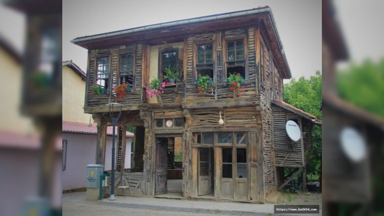 Terk edilen 150 yıllık ahşap ev hayata döndürüldü