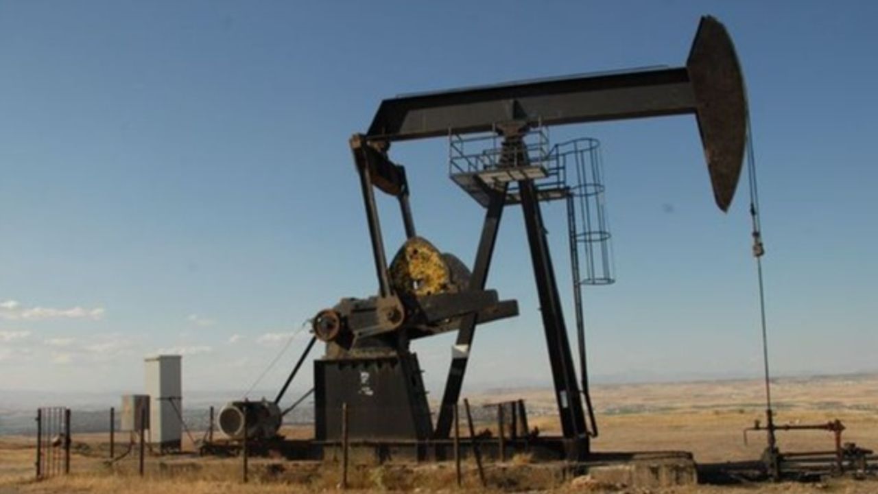 Brent petrolün varil fiyatı 8 yıl sonra 90 doları gördü