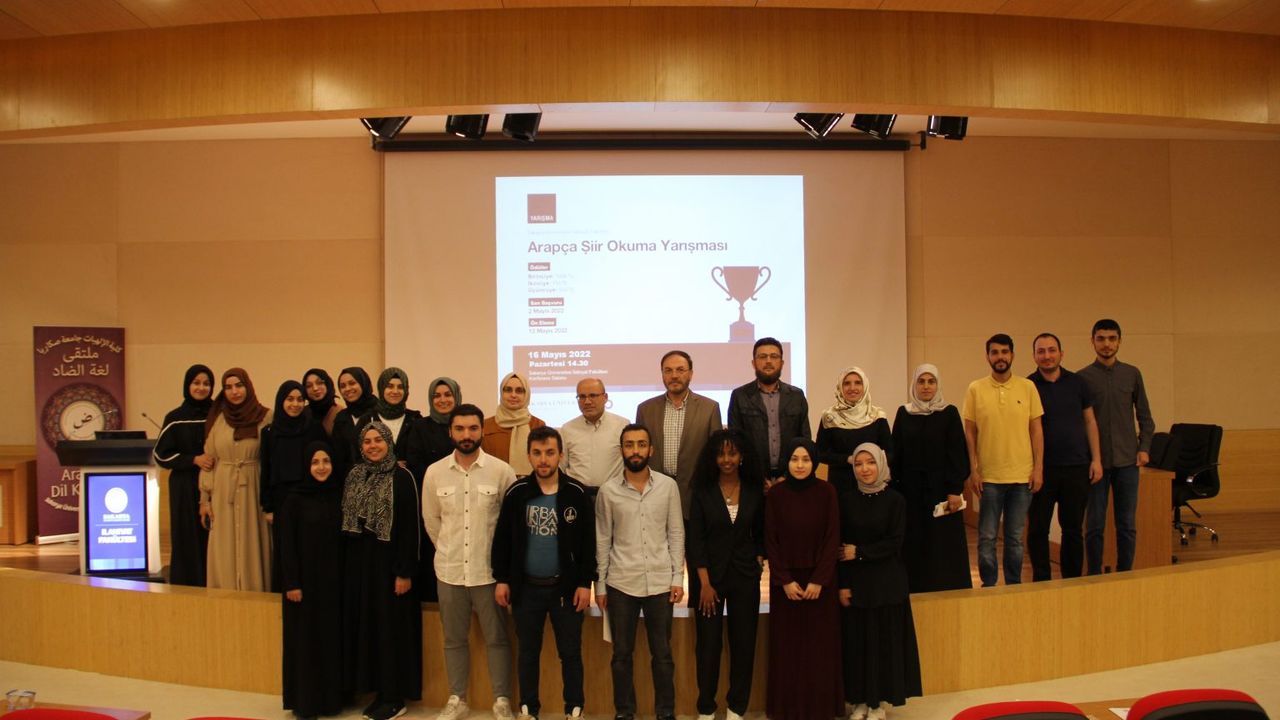 Arapça Öğrenci Topluluğu'ndan şiir okuma yarışması