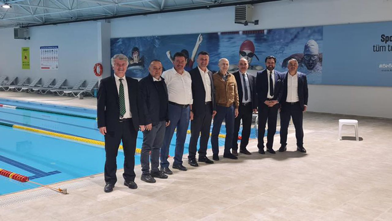 Başkanlar, Sapanca Gençlik Merkezi Yüzme Havuzunu İnceledi