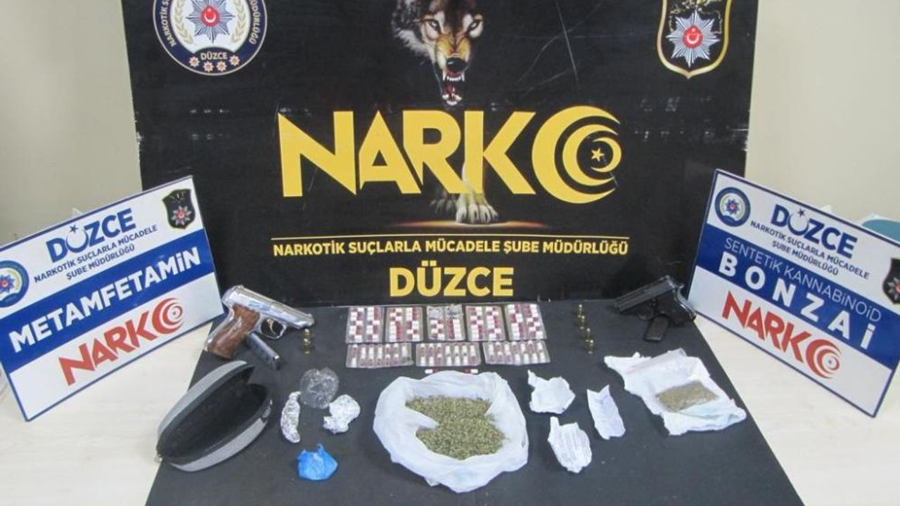 Uyuşturucu madde ticareti yapan tacirler tutuklandı