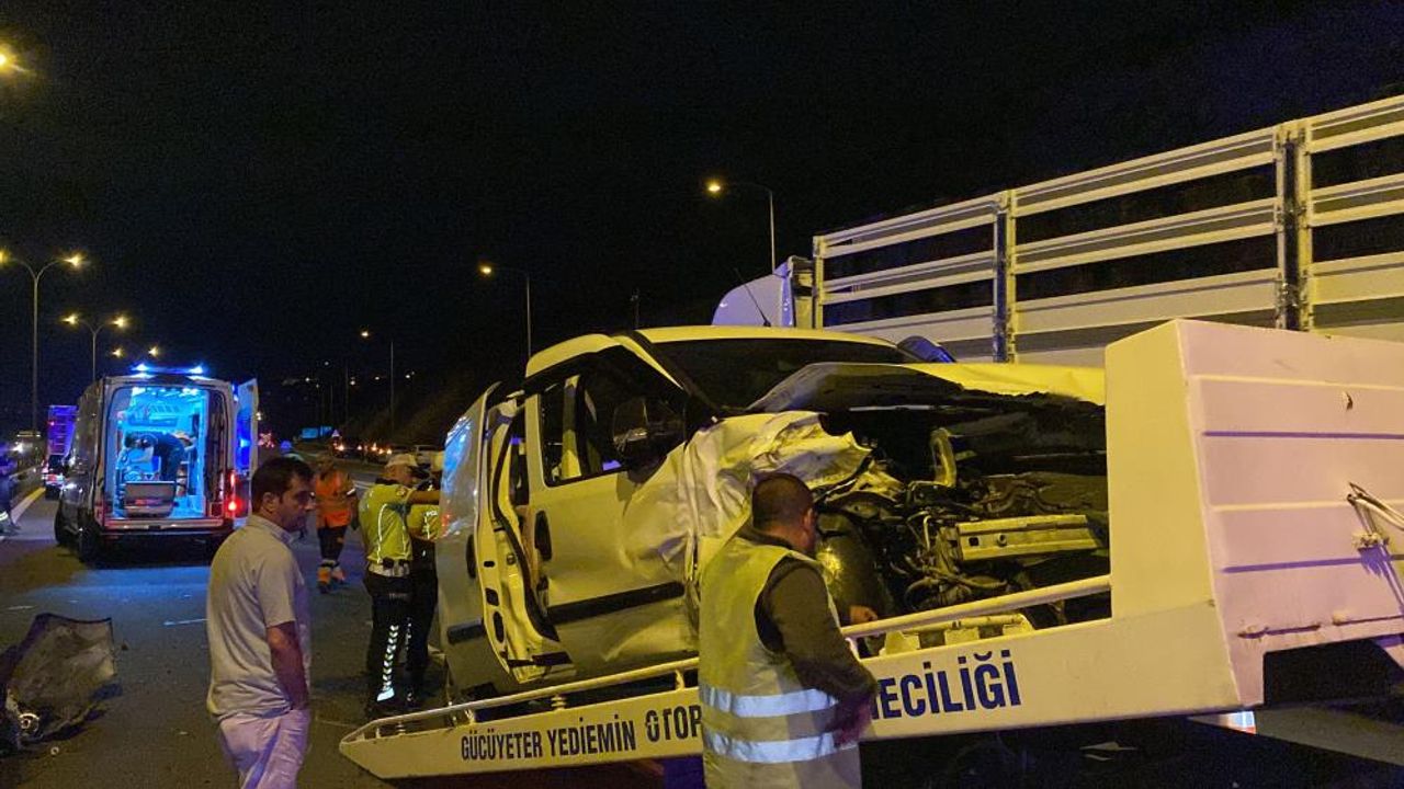 TEM’de kamyonet ile hafif ticari araç çarpıştı: 7 yaralı