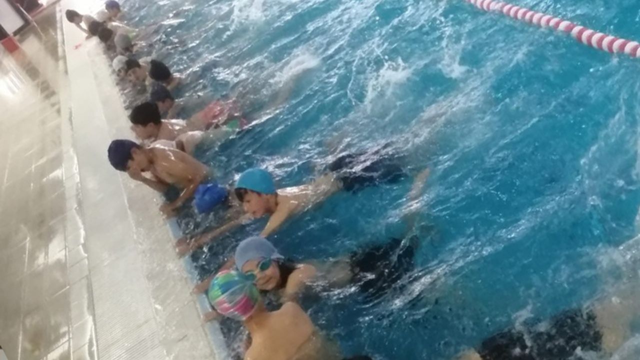 Karasu'da yüzücülere durmak yok