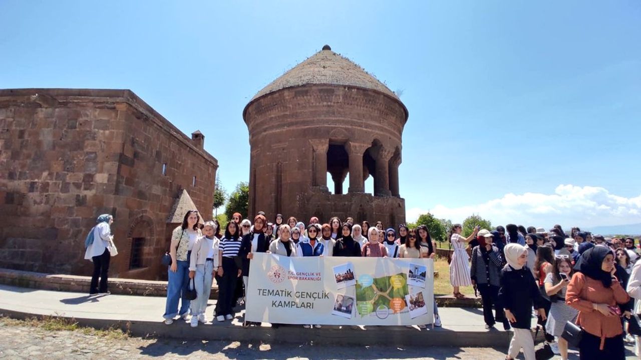 Sakaryalı gençler Kültür ve Medeniyet Kampları için Bitlis’te