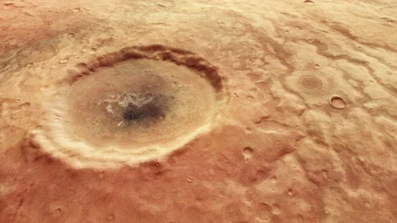 Mars'ta dev bir krater keşfedildi