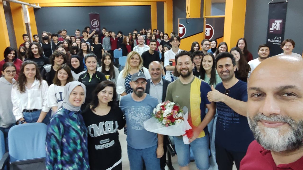 Türkiye'nin ünlü İngilizce yazarları Tes-İş Adapazarı Anadolu Lisesi'nde