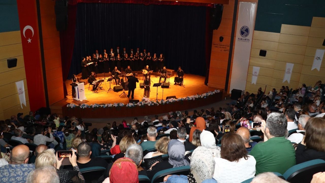 Sanat Sakarya Projesi öğretmen konseri büyük beğeni topladı