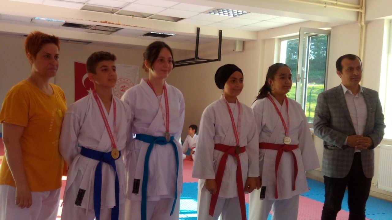 Ferizli'de 15 Temmuz Karate Turnuvası