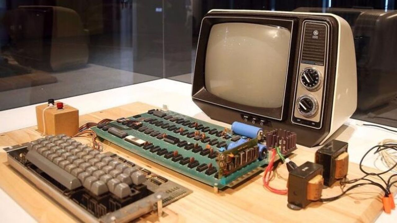 Apple'ın ilk bilgisayarı açık artırmaya çıktı