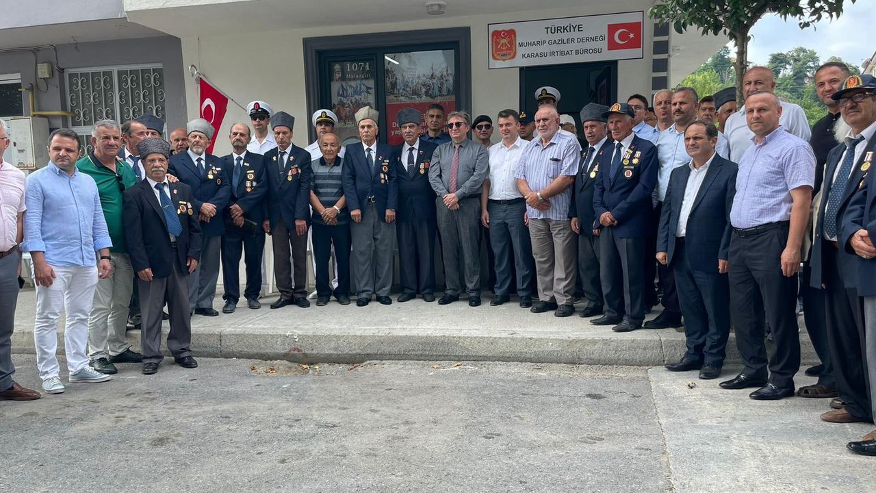 CHP'li Başkan Keleş ve yönetimi Karasu'da
