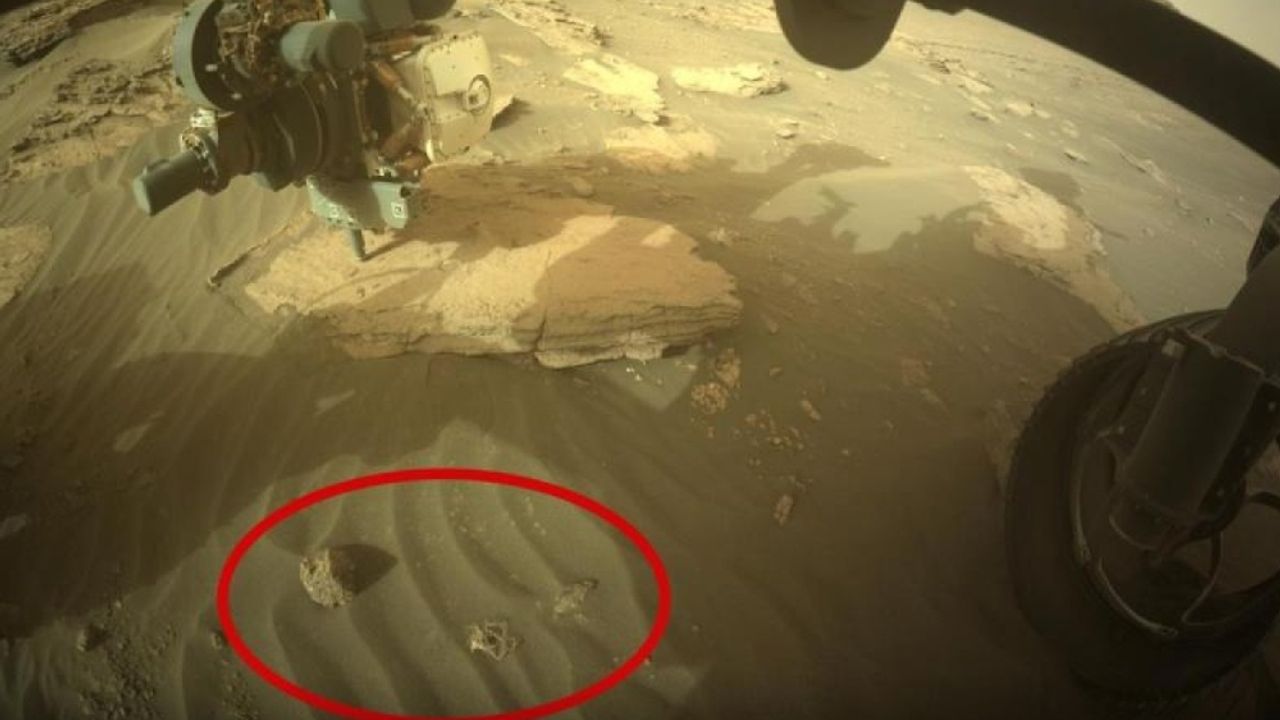 Mars'ta keşfedilen gizemli cisim kayboldu