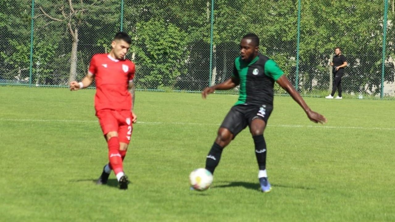 Sakaryaspor, Samsunspor karşısında sahadan 2-1 galip ayrıldı