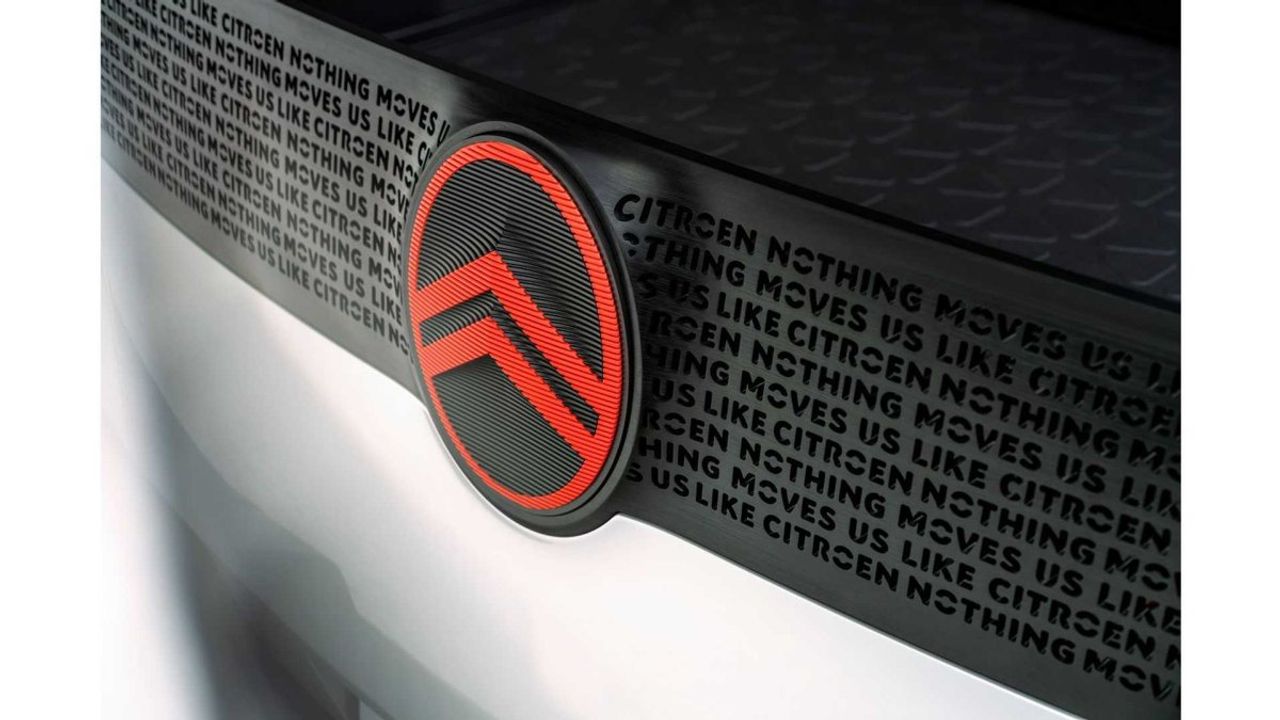 Citroen yeni logosunu tanıttı