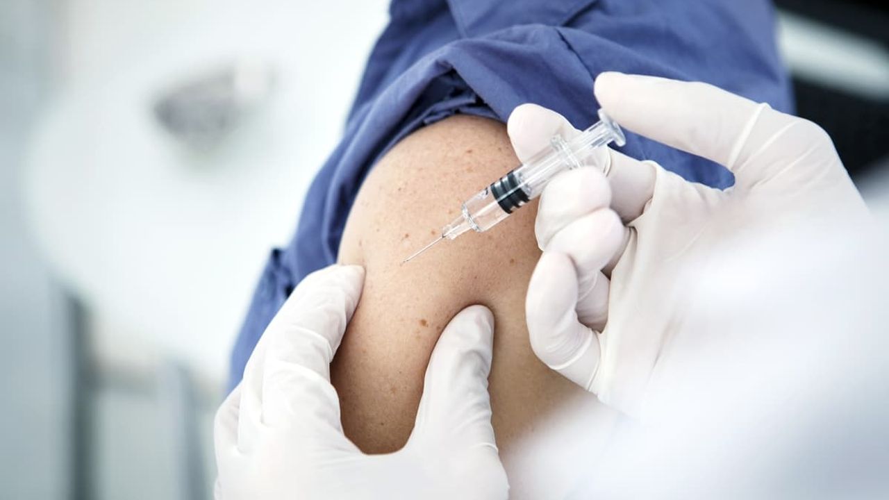 65 yaş üstü ve yüksek riskli kronik hastalara grip aşıları tanımlandı