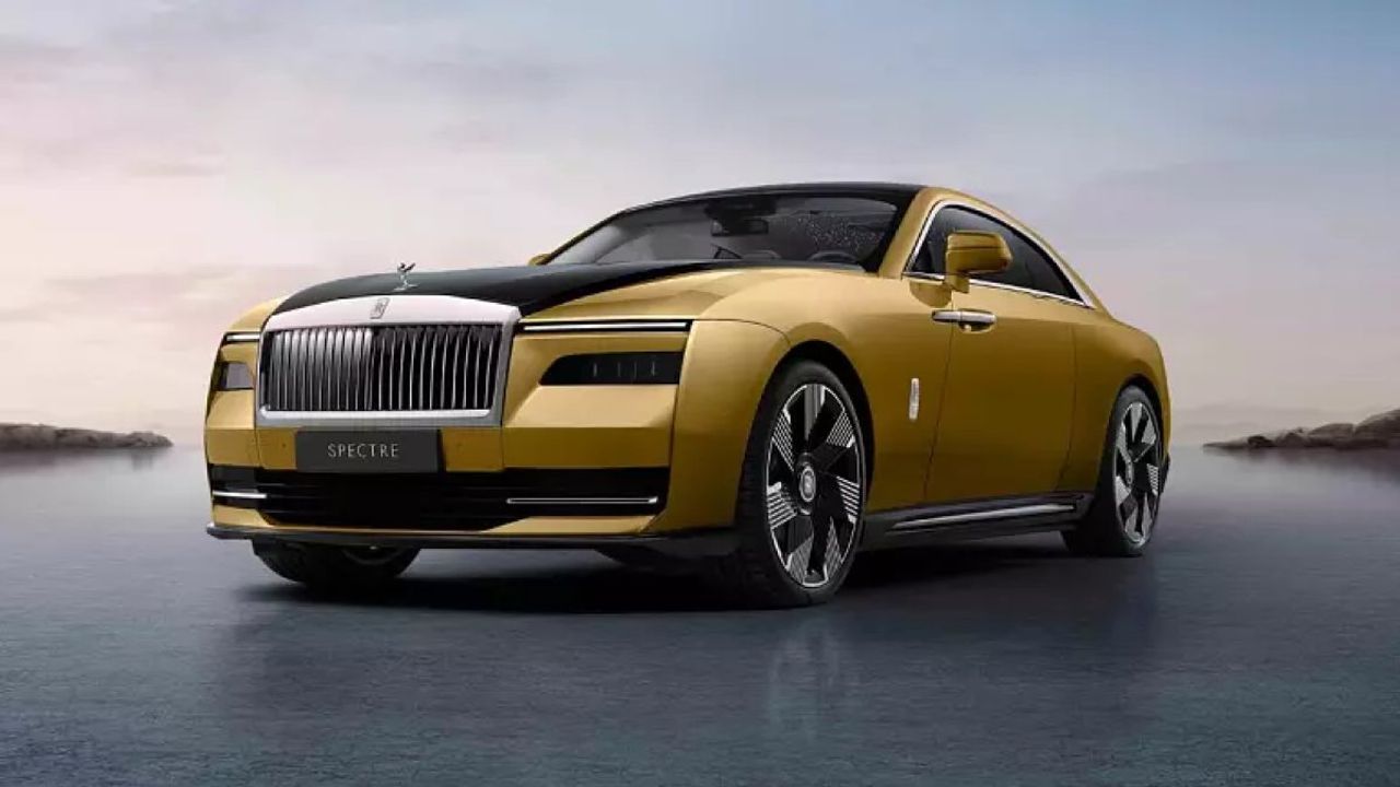 Rolls Royce, ilk elektrikli modeli Spectre'yi tanıttı