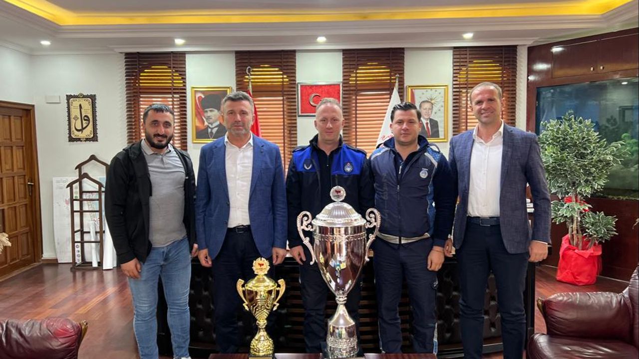 Sapanca Belediyesi’ne Şampiyonluk Kupası