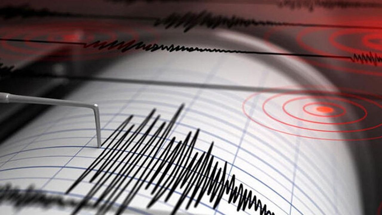 Türkiye güne depremle uyandı! Ege'de korkutan sarsıntı