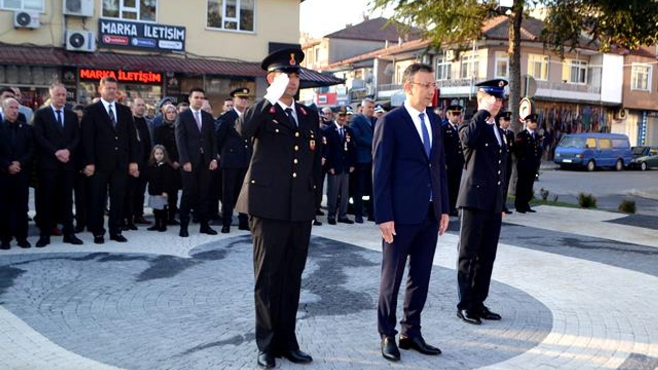 Akyazı'da 10 Kasım Atatürk'ü anma töreni