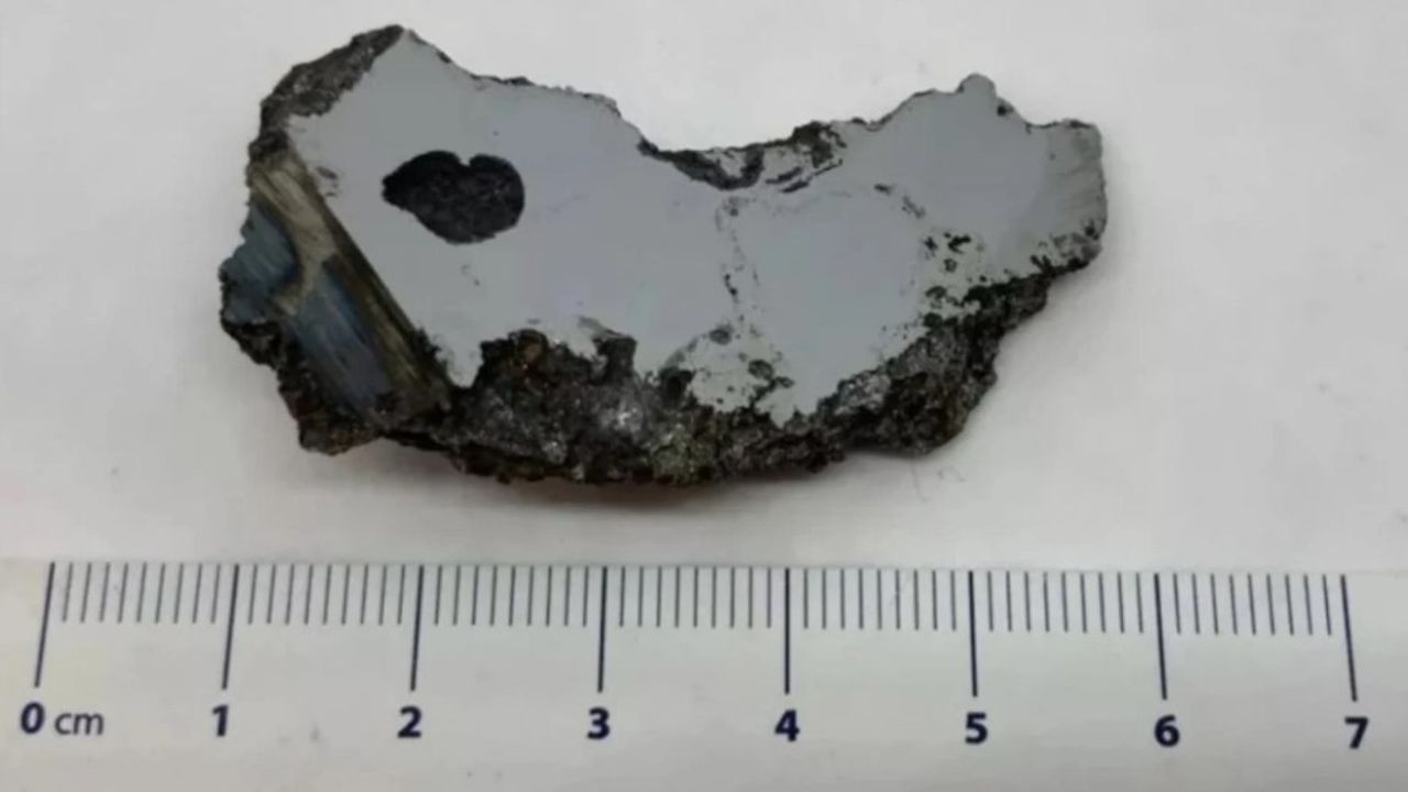 Gökten, daha önce Dünya'da hiç rastlanmamış iki yeni mineral düştü
