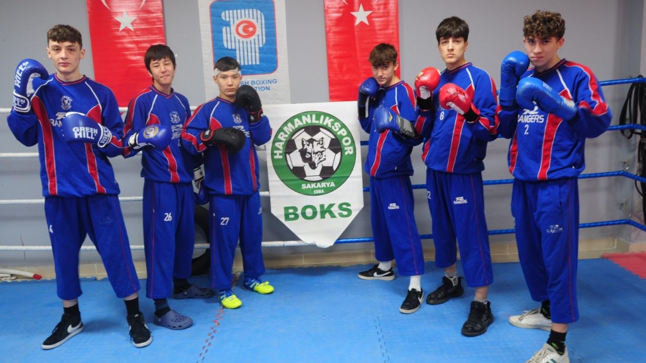 Harmanlıksporlu boksörler şampiyonaya hazırlanıyorlar