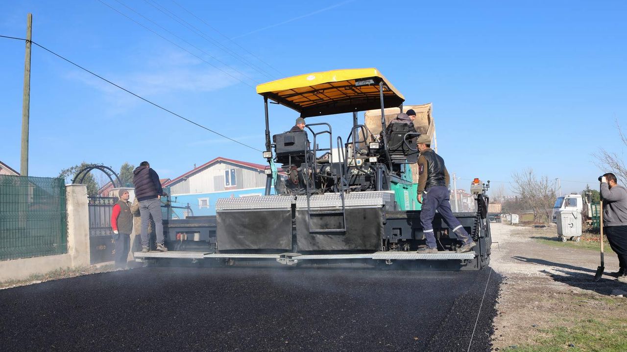 Arifiye Belediyesinde sıcak asfalt mesaisi başladı