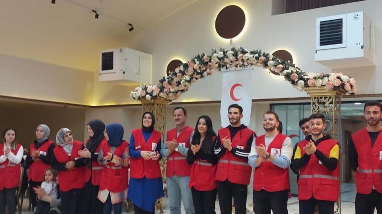 Akyazı Kızılay’ın etkinliği 220 özel çocuğu mutlu etti