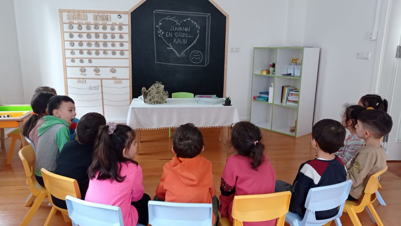 Serdivan Lalezar Çocuk Akademisinde Söyleşi ve İmza Günü