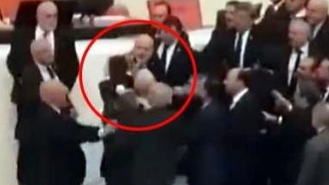 Ebubekir Sofuoğlu'ndan meclisteki kavgaya ilginç yorum: Elleri dert görmesin