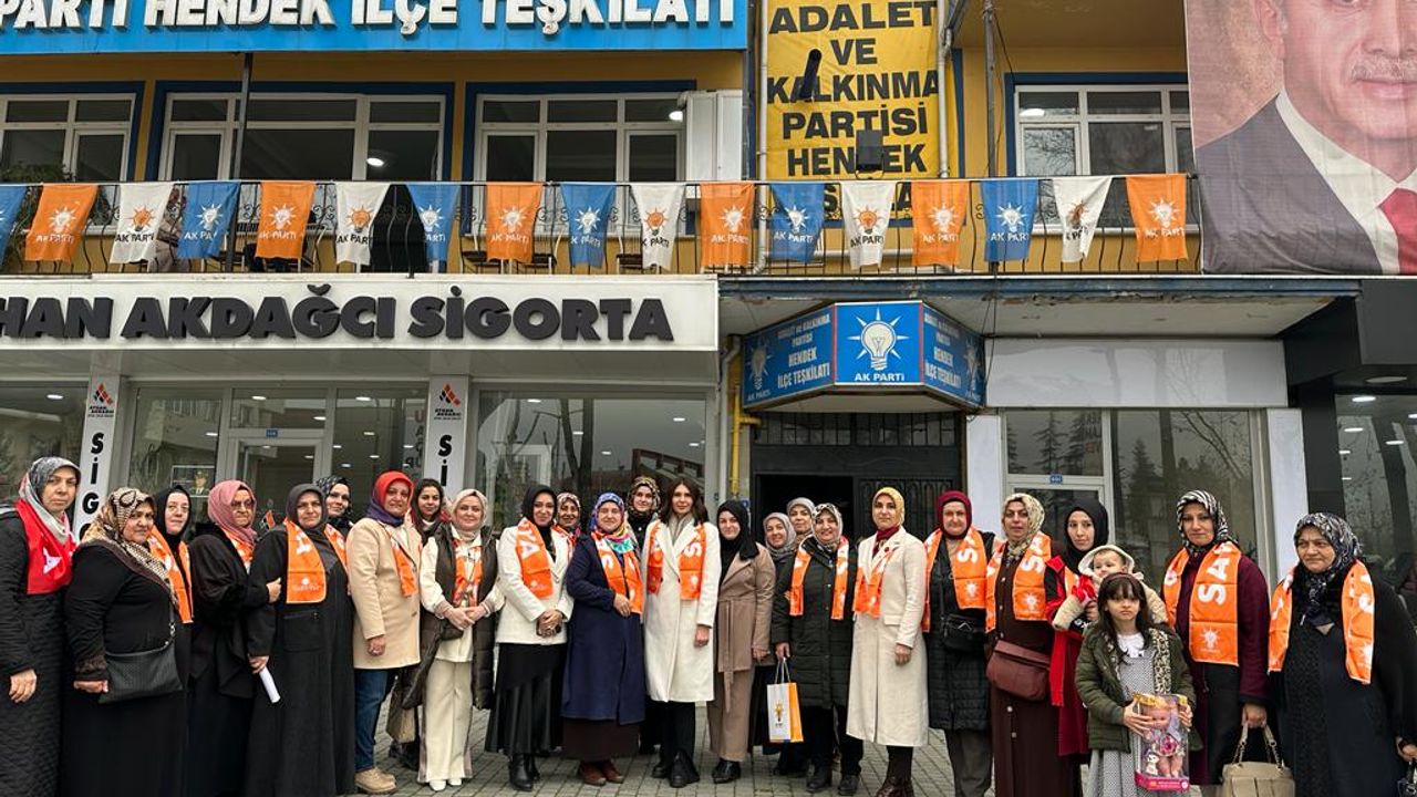 Hendek AK Partili kadınlardan tam saha pres