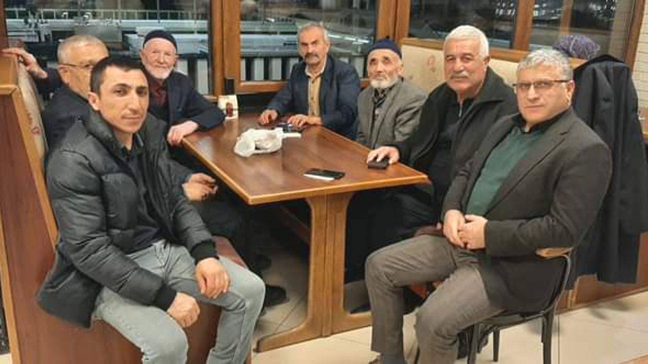 MHP eski İlçe başkanı Dertli İznikli partilileri ile hasret giderdi