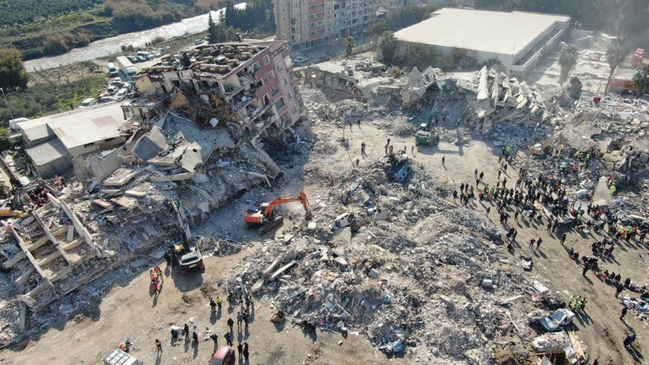 Depremin Türkiye ekonomisine yükü 2 trilyon lira