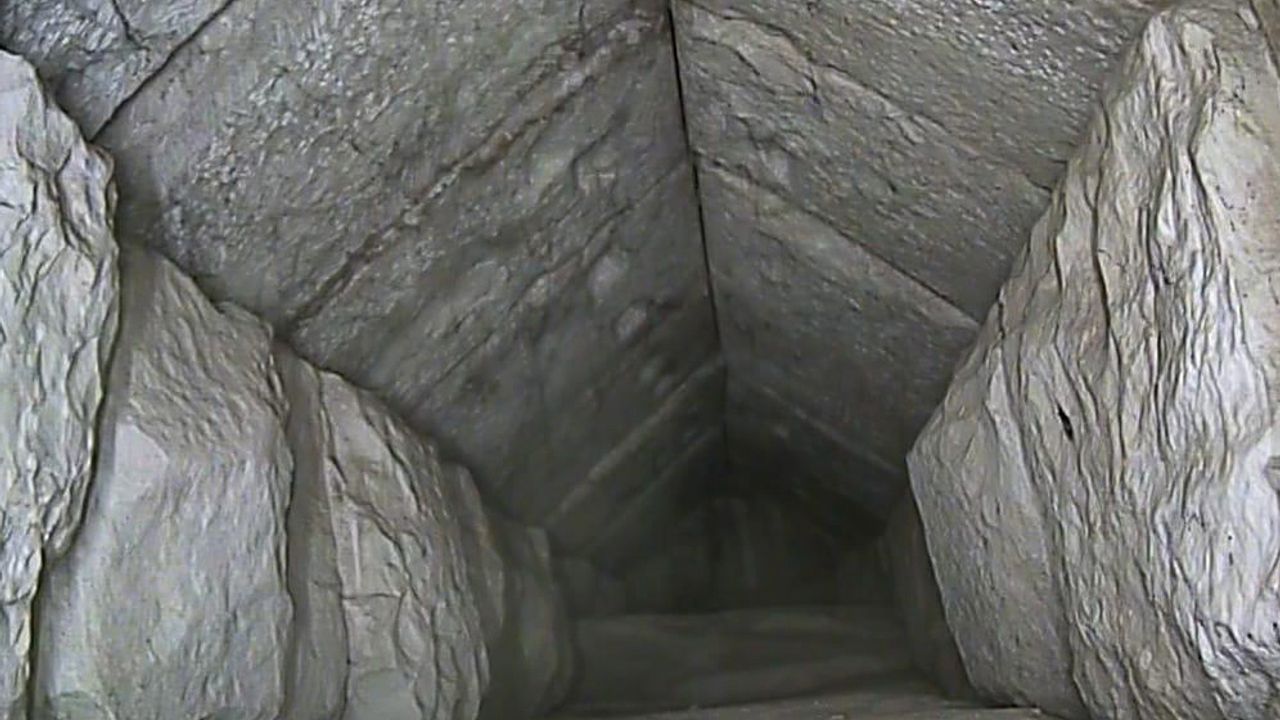 Büyük Piramit'te 9 metrelik gizli koridor keşfedildi