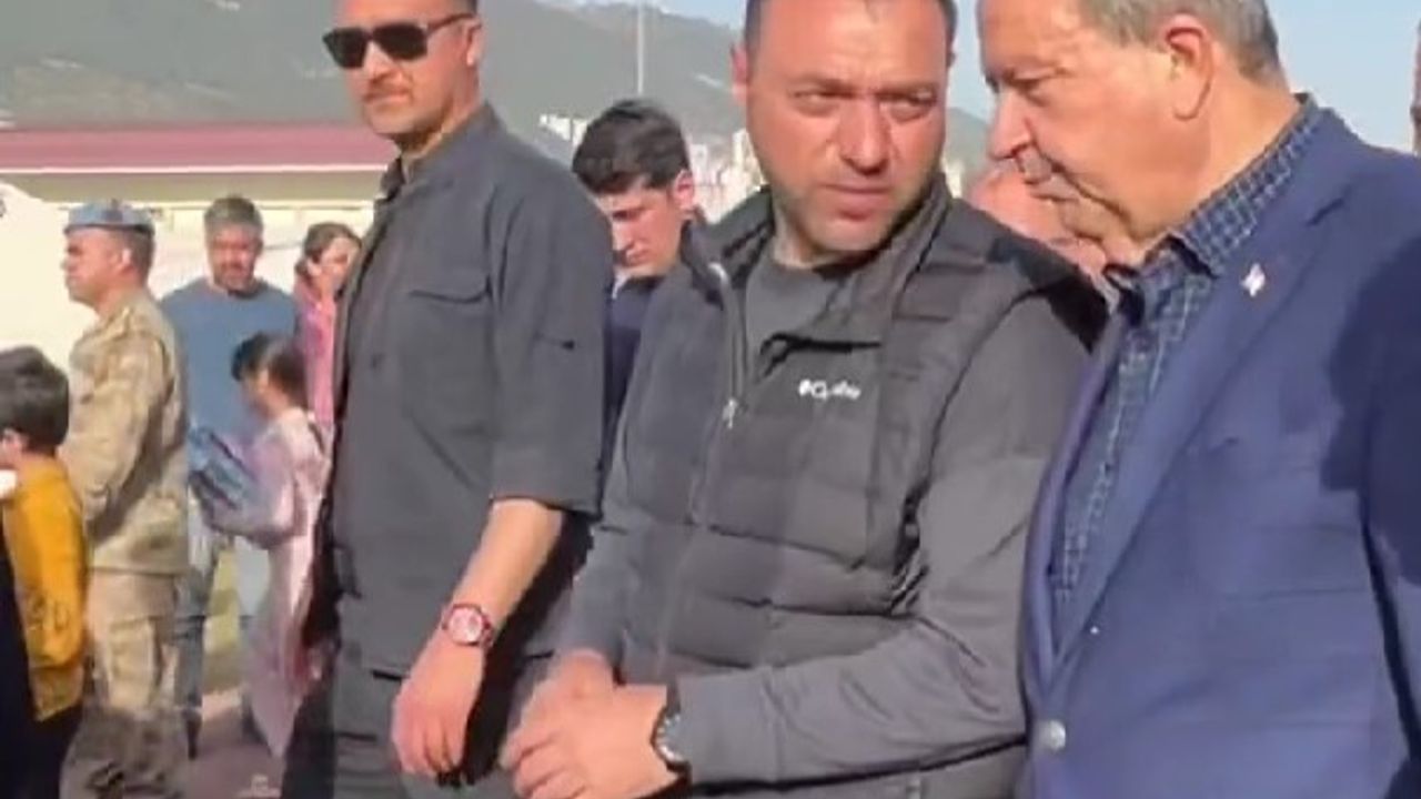 KKTC Cumhurbaşkanı Tatar, Vali Kaldırım ile çadırkenti ziyaret etti
