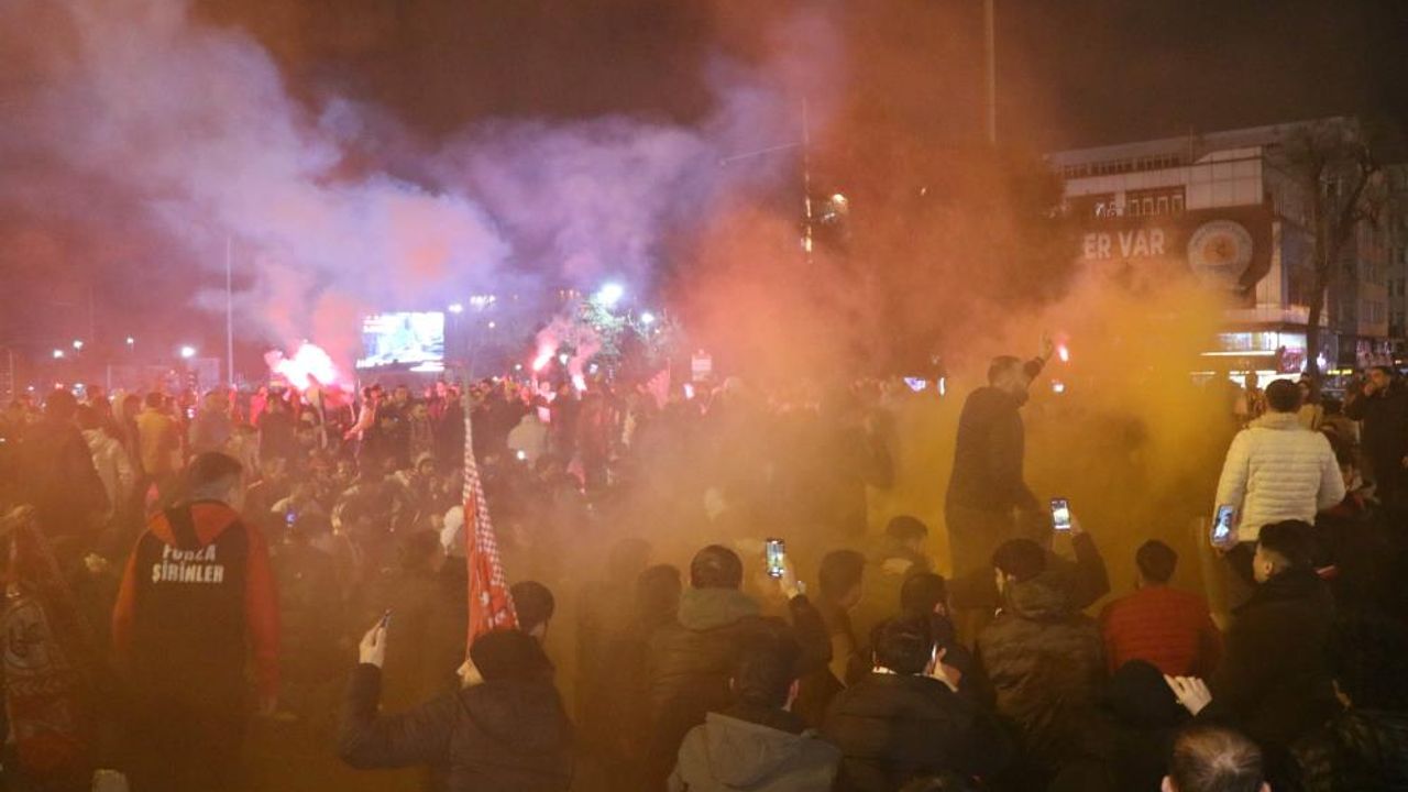11 yıl sonra Süper Lig’e çıkan Samsunspor’dan muhteşem gibi kutlama
