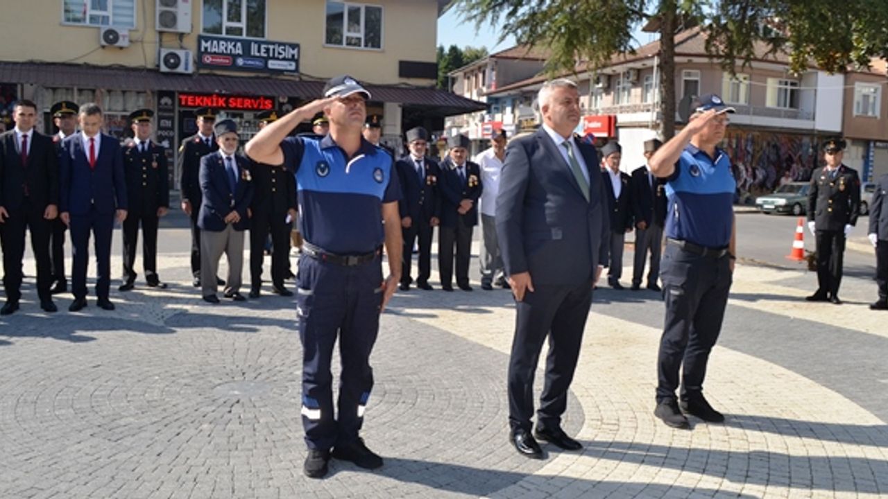 30 Ağustos Zafer Bayramı Akyazı’da sade bir törenle kutlandı