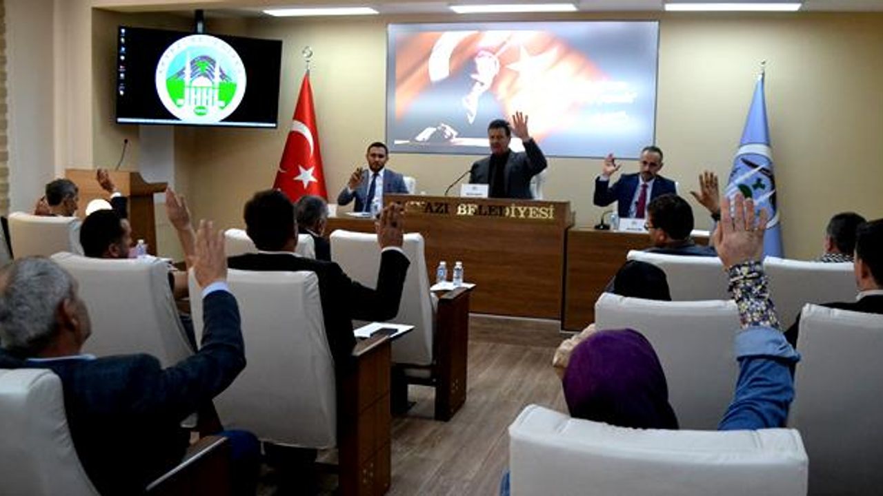 Akyazı Belediye Meclisi toplandı! 7 gündem maddesi görüşüldü