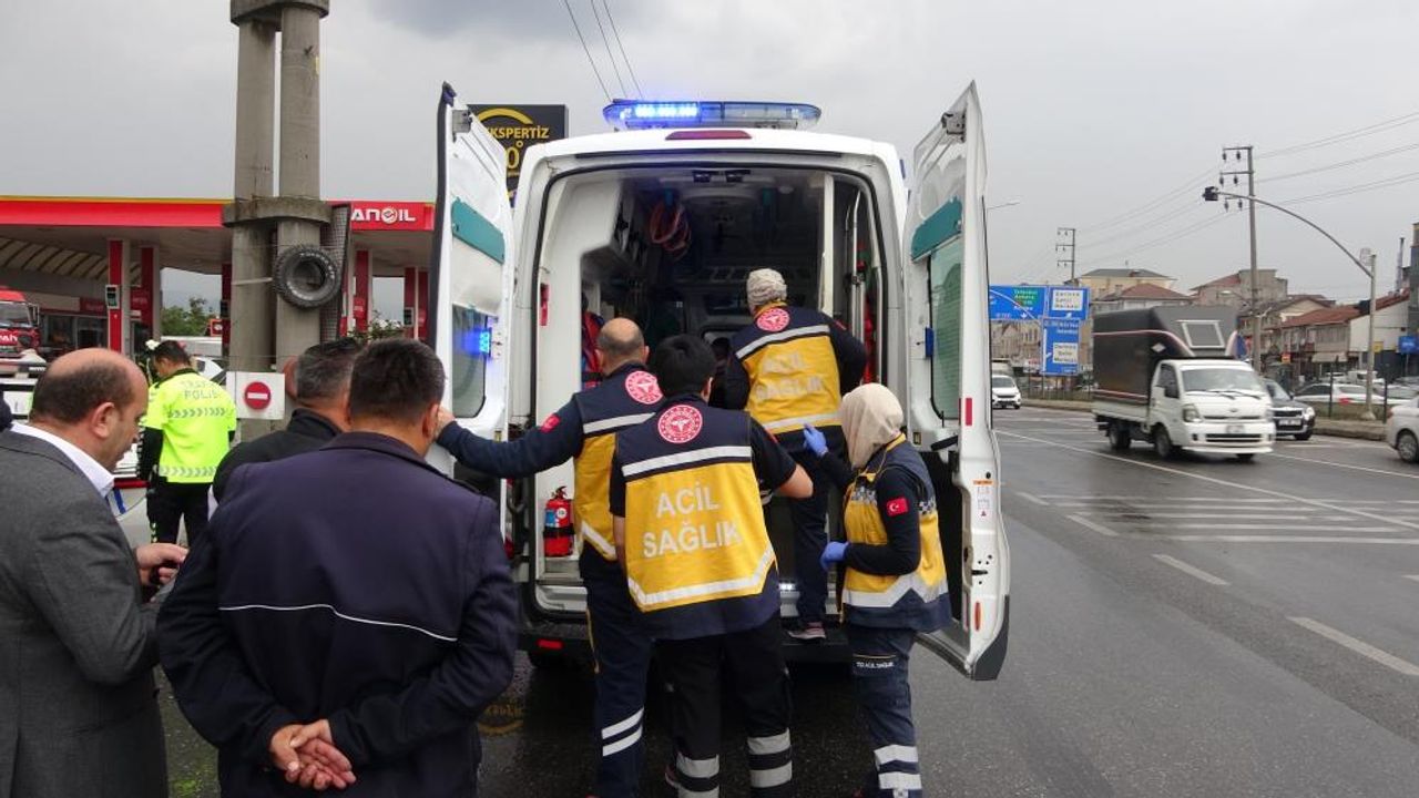 Tır belediye otobüsüne çarptı : 9 yaralı