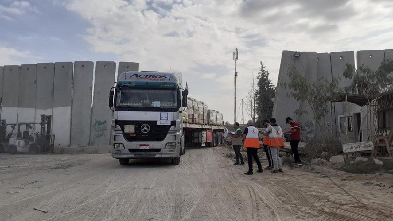 Gazze’ye giren yardım tırı sayısı bin 135’e ulaştı