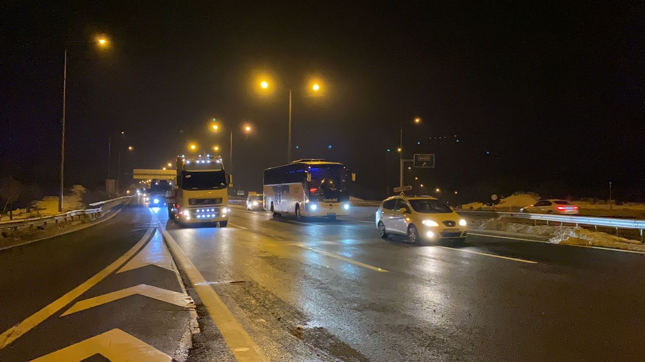 Bolu Dağı Tüneli İstanbul istikameti 14 saat sonra trafiğe açıldı