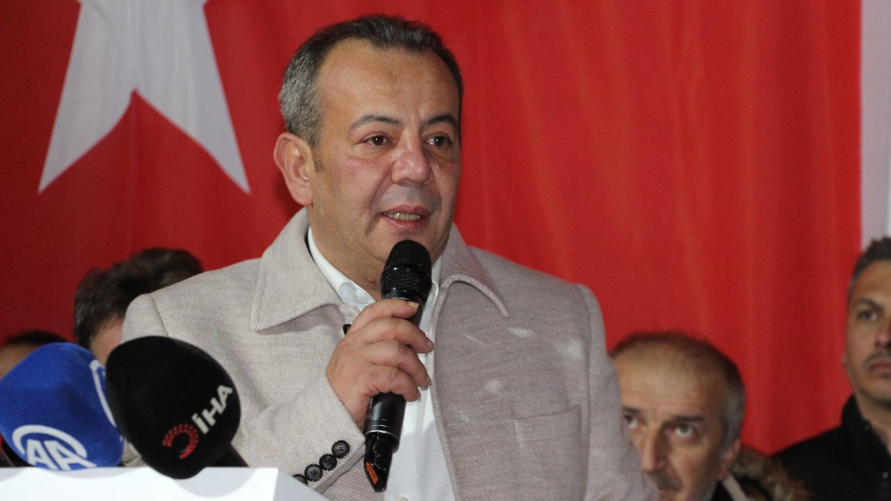 Tanju Özcan partiye geri döndü, aday adaylık başvurusunu yaptı
