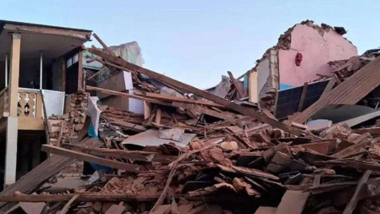 Nepal’de 6.4 büyüklüğünde deprem: 128 ölü