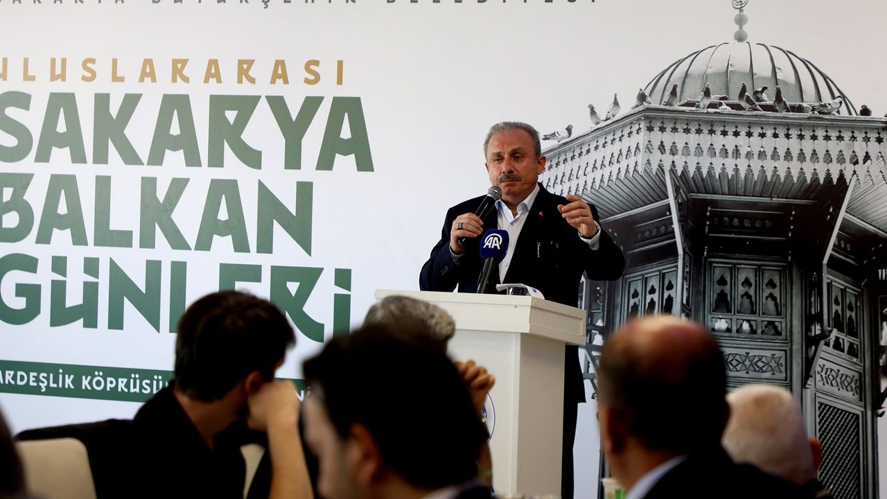TBMM eski Başkanı Mustafa Şentop, Sakarya'daki yemek davetine katıldı