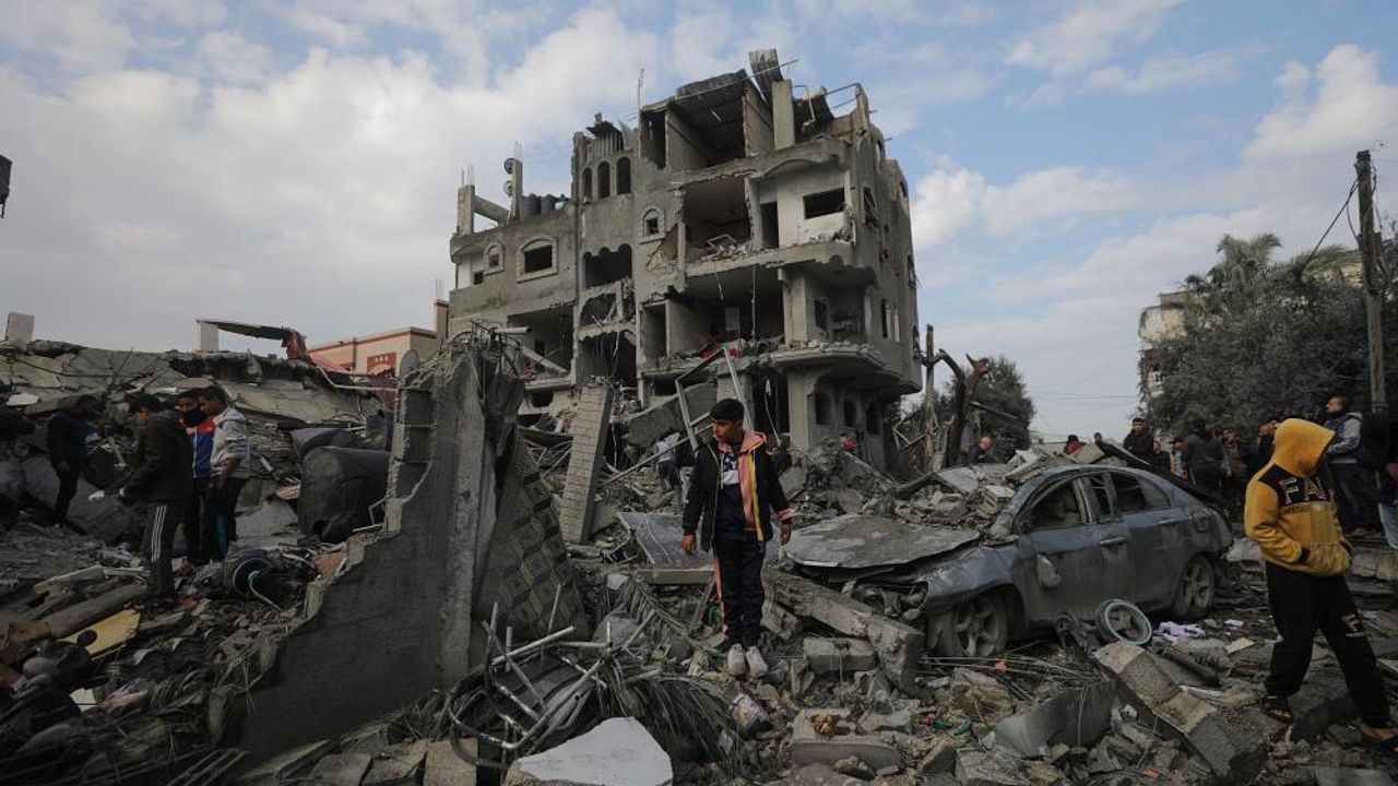Gazze’de can kaybı 20 bin 674’e yükseldi