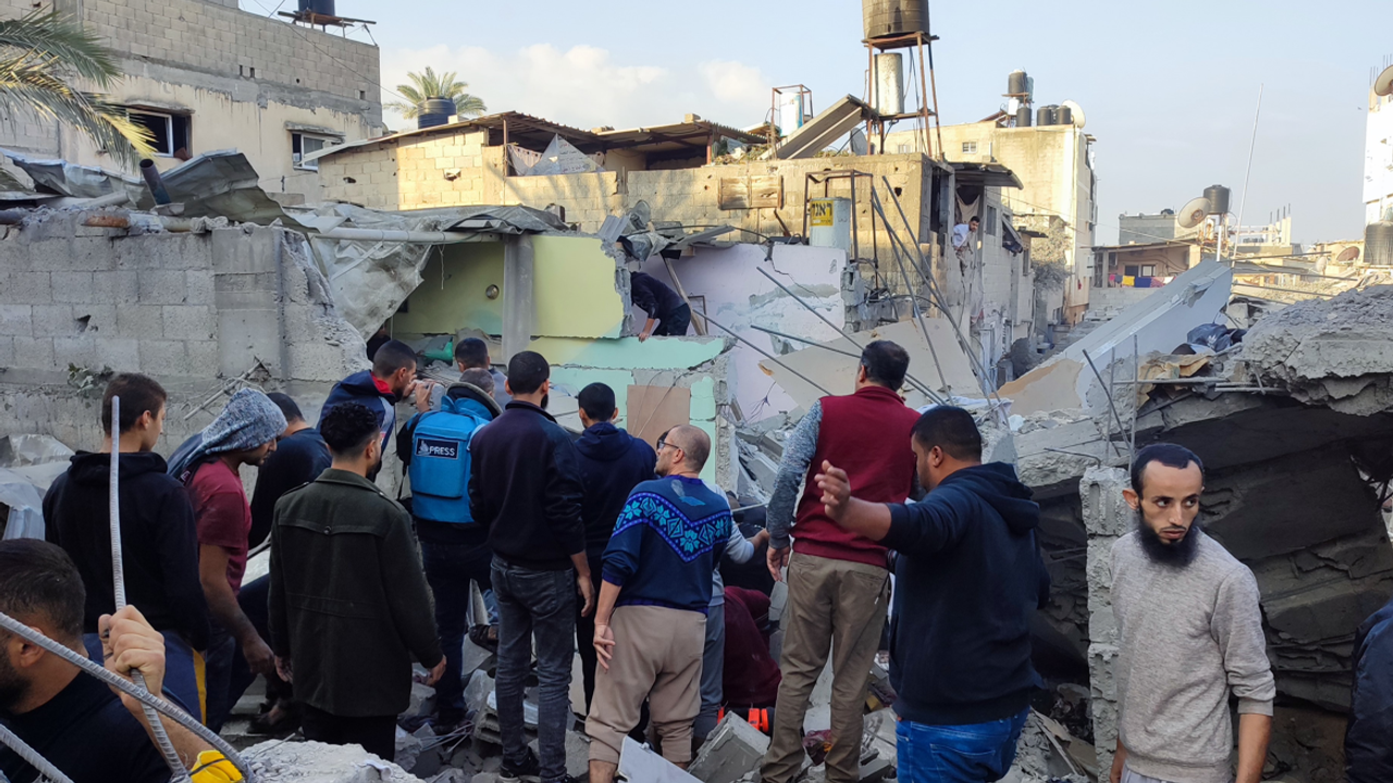 İsrail, Maghazi Mülteci Kampı’nı vurdu: 10 Filistinli hayatını kaybetti