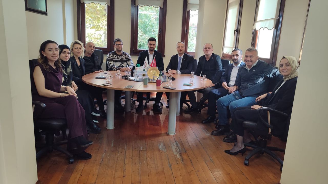 Zafer Partisi'nden Eczacılar Odası'na hayırlı olsun ziyareti