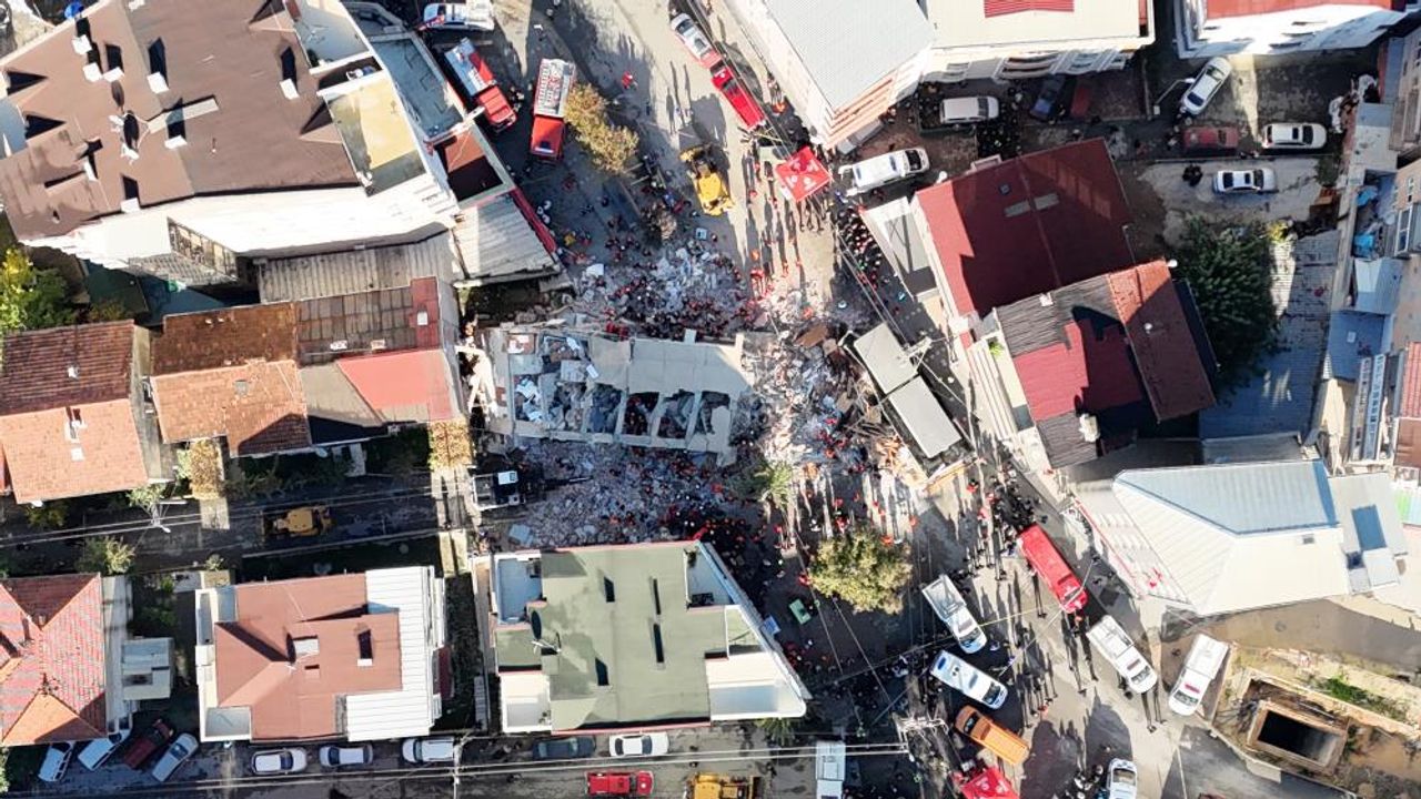 Gebze'de çöken bina havadan görüntülendi
