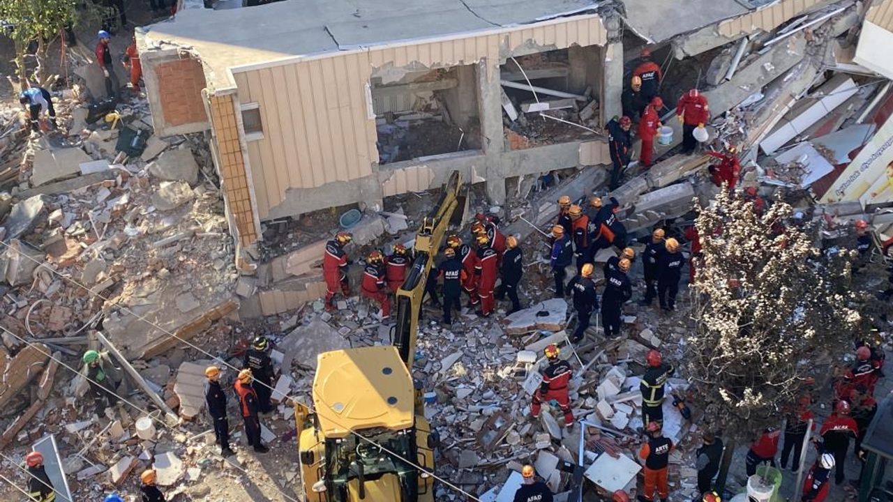Komşuda yıkım paniği! 9 bina mühürlendi