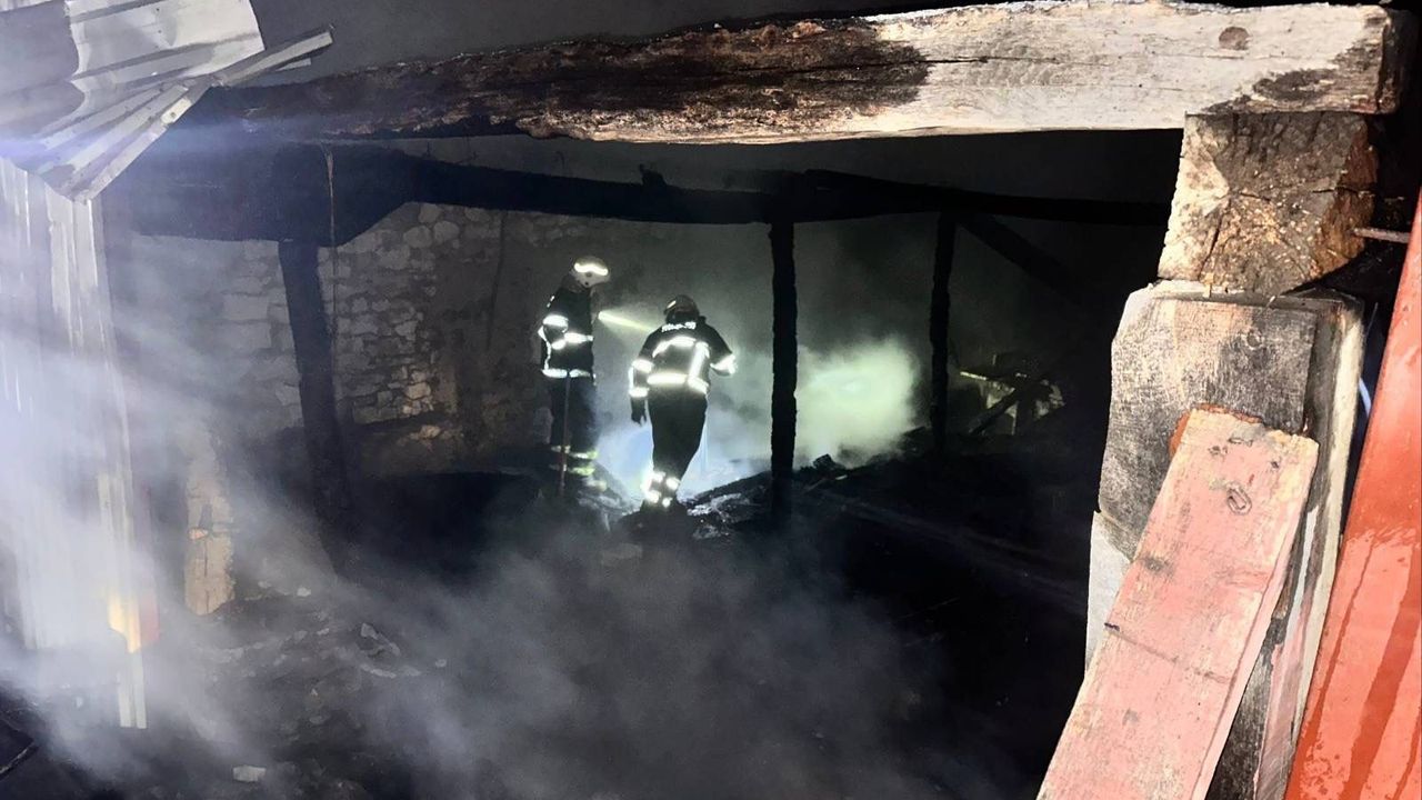 Marangoz atölyesinde yangın çıktı