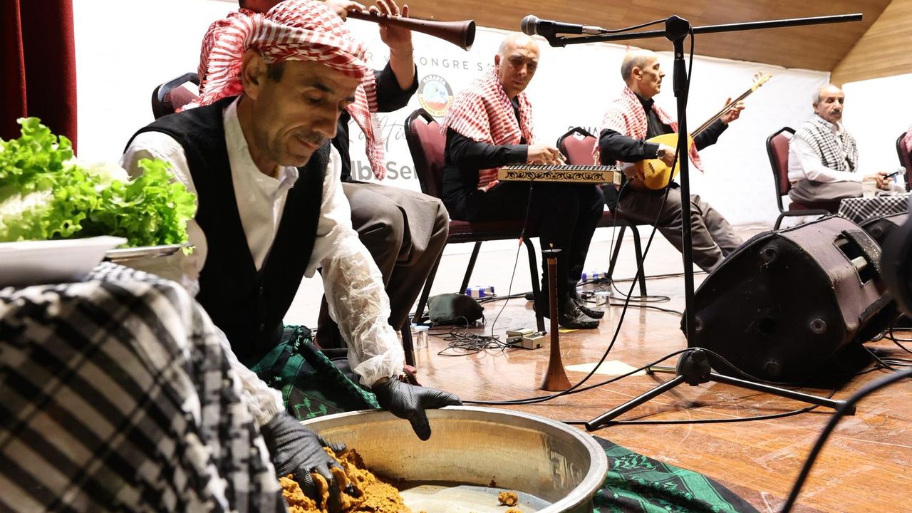 Serdivan’da türkü ve muhabbet dolu “Sıra Gecesi”