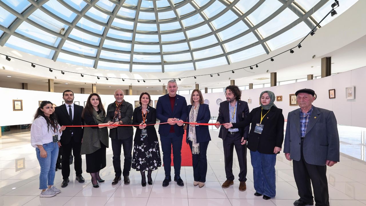 Serdivan’da “100+2 Şehirler Arası Karma Sergi” sanatseverlerle buluştu